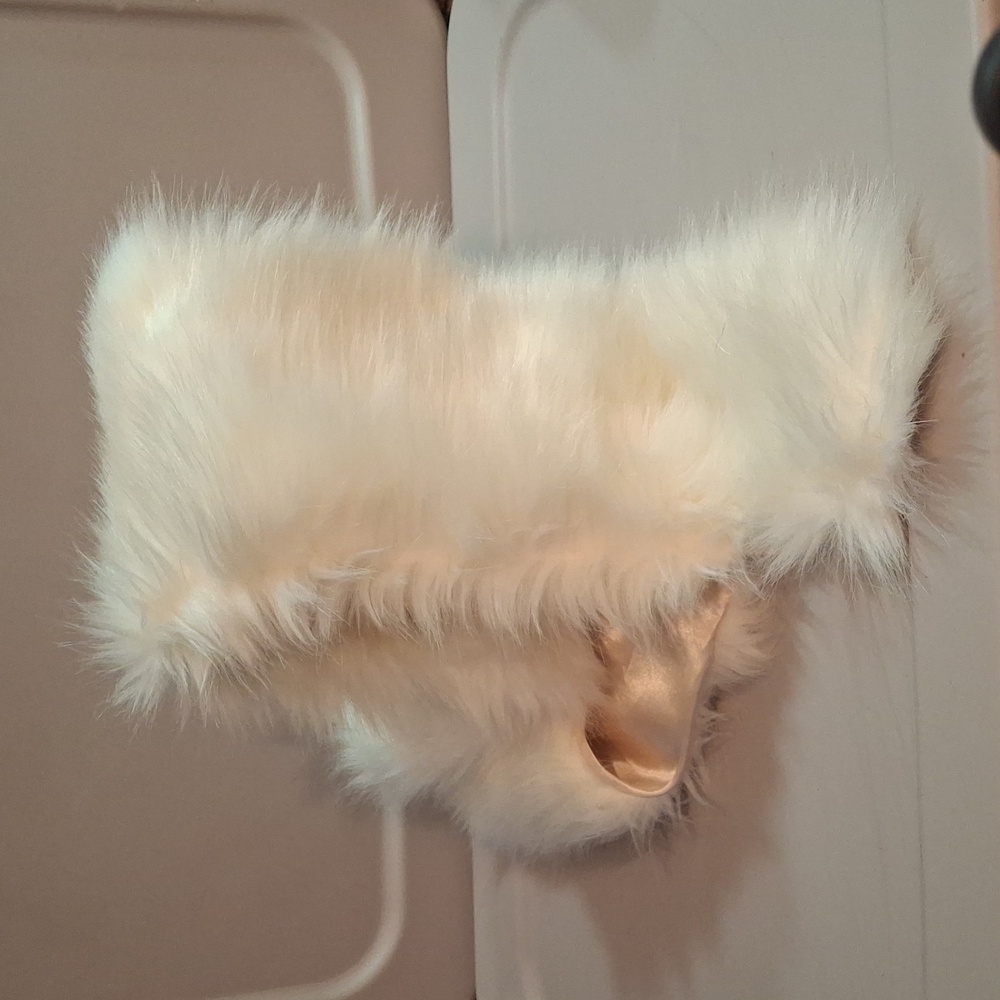 Faux fur rap